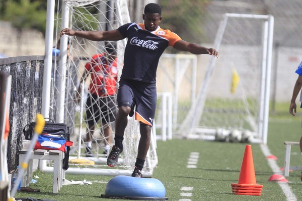 Johnny Palacios volvió a entrenar con el conjunto Olimpia