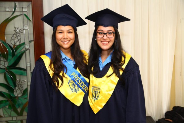 Alumnos de la Escuela Internacional Sampedrana se gradúan