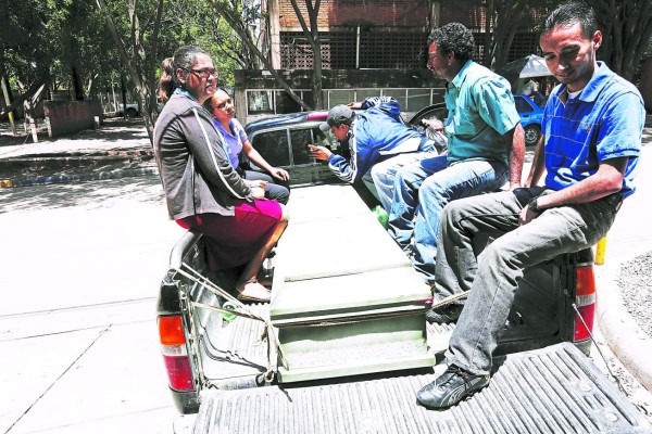 Amigos asisten a una fiesta bailable y se matan a tiros