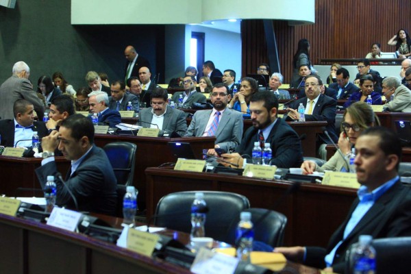 Cobra fuerza juicio político contra magistrados