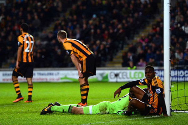 El Hull City con Maynor Figueroa pierde en casa ante el Southampton
