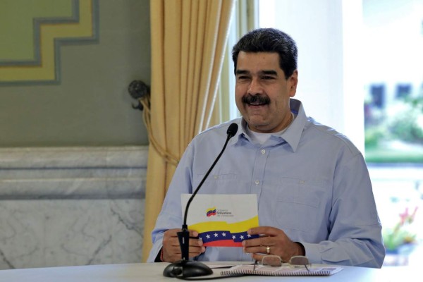 Maduro anuncia que diputados chavistas volverán al Parlamento