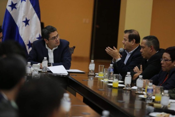Diálogo debe poner en la mesa todos los problemas de Honduras