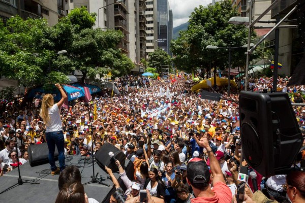 Venezolanos se movilizan en apoyo a Leopoldo López