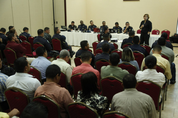 Fiscales y policías están listos para elecciones generales en Honduras