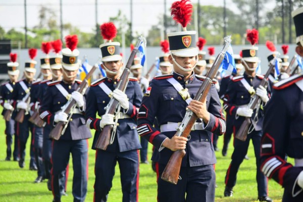 Derroche de talento en desfiles sampedranos para festejar la independencia patria