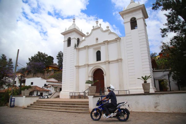 Valles y montañas: Aventura, paisajismo e historia