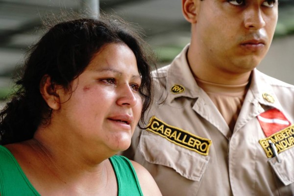 'Ay, mi bebé”, sollozaba madre de bebé fallecido en alud de Omoa