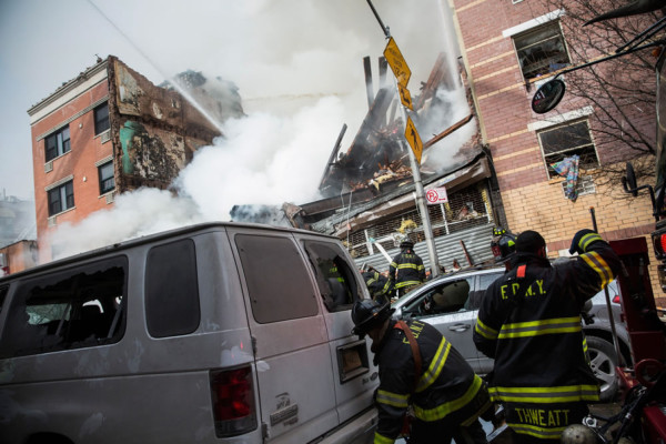 Nueva York: Explosión derriba dos edificios y deja al menos 2 muertos