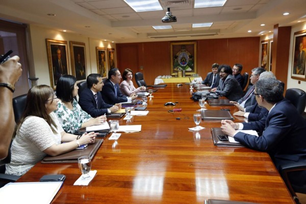 'Cifras macroeconómicas deben reflejarse en inversión y empleo”