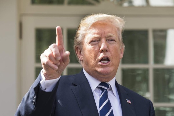 Trump organiza un concurso para 'coronar al rey de las noticias falsas'