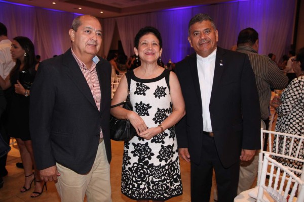 La Ccic entrega el premio Ciudadanos Ejemplares 2016