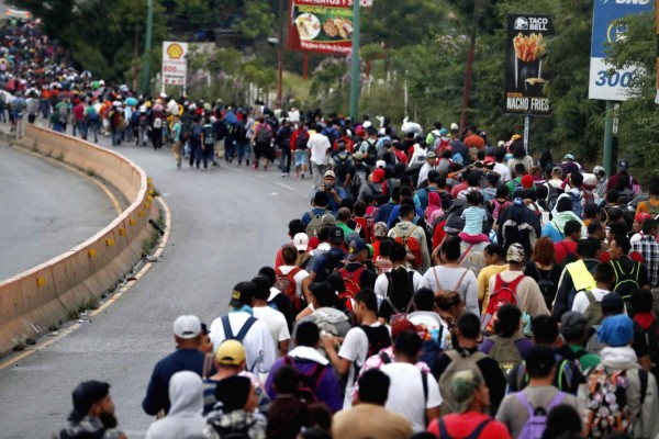 México: Piden permitir paso a caravana de migrantes