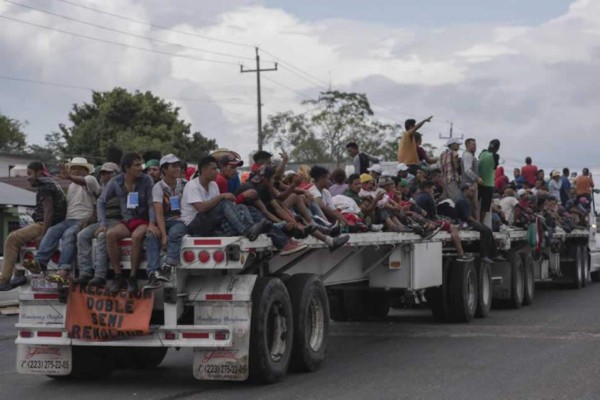 Caravana de migrantes avanza hacia el estado de Veracruz