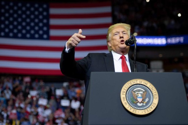 Trump aumenta a '10,000' el número de migrantes en caravana