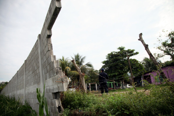 En edificio en ruinas funciona el Centro Pedagógico El Carmen