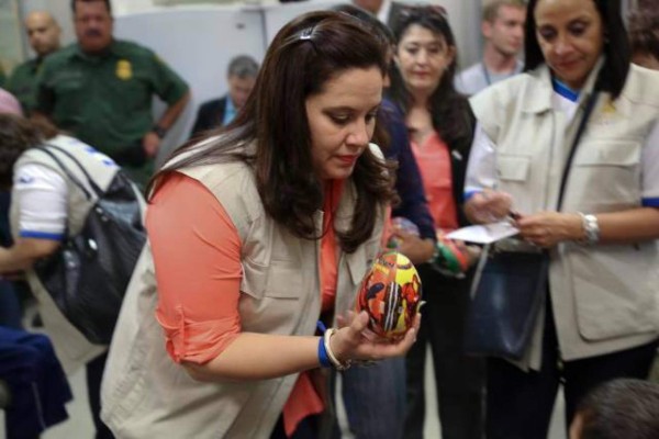 Hasta 15,000 dólares están pagando padres hondureños a ‘coyotes’