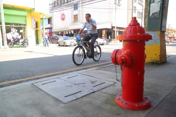 Capacidad de hidrantes limita labor de bomberos