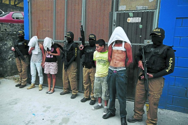 Caen quinceañeras acusadas de extorsión