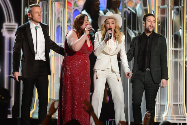 33 parejas se casan durante los Grammy 2014