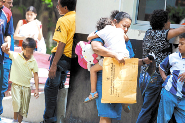 Al 70% de niños les violan el derecho a la educación