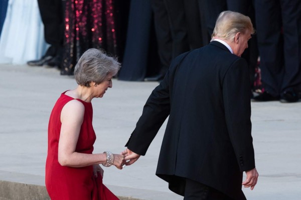 Video: Trump le hace desplante a la ministra Theresa May
