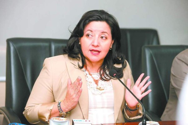 Antes de septiembre se podrán reclamar medicinas en farmacias privadas