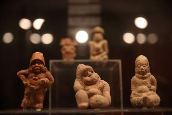 Tatuajes, piercing y expansiones, la otra herencia maya de Guatemala