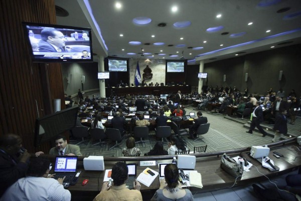 ”Colita” de reforma iguala cabildeos en torno a la Policía Militar