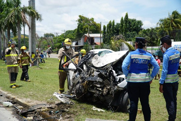 Dos hermanos y tres amigos mueren al accidentarse en Choloma