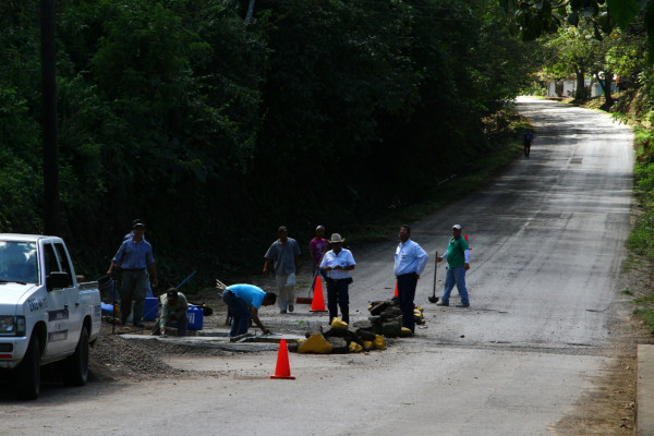 Llevan agua potable a más de 3,000 pobladores