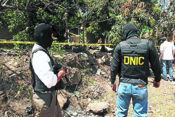 Asesinan con saña a niño de 2 años y lo tiran a letrina