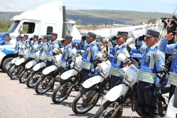 Juan Orlando Hernández inaugura centro de capacitación de la Dirección de Transporte