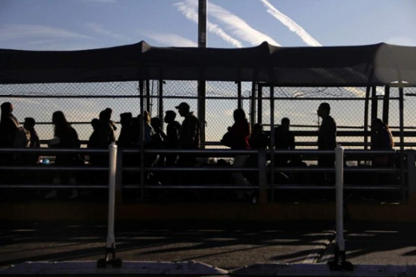 EEUU frena solicitudes de asilo a migrantes en Texas