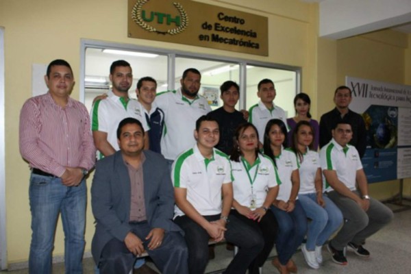 Estudiantes de ingeniería de la UTH representarán al país en Costa Rica