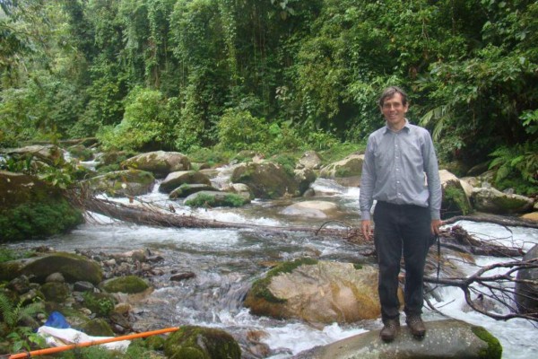 Homenaje con orquídeas al botánico inglés Paul House
