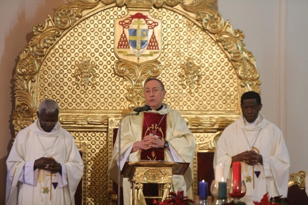 Cardenal insta a hondureños a iniciar año con entusiasmo