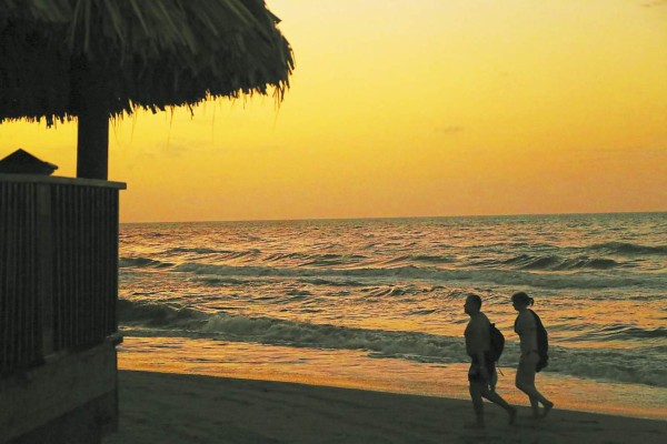 El Porvenir, un paraíso playero con entretenimiento variado