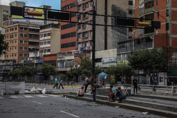 Venezuela: oficialismo a las urnas, opositores a las calles