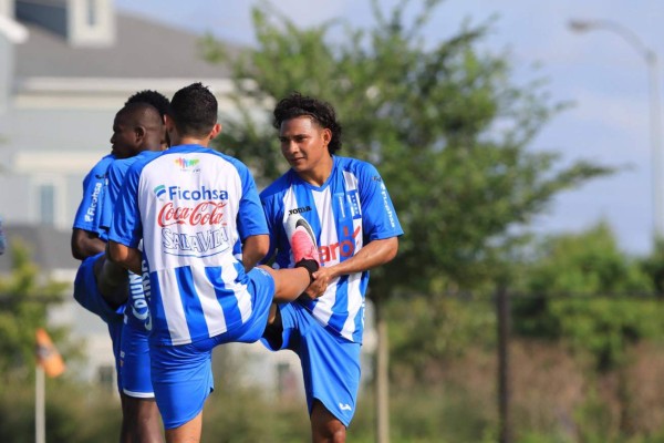 Carlos Sánchez: 'Hay que sumar como sea los primeros tres puntos”