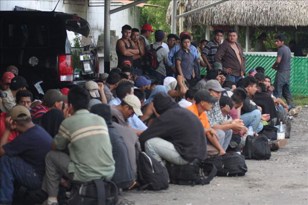 Detienen a 15 hondureños en Querétaro, México