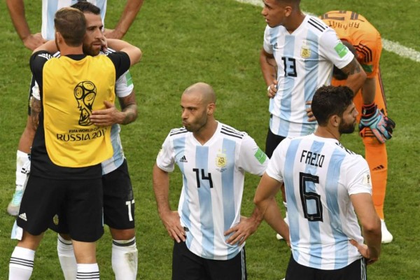 Mascherano y Mercado lamentan la eliminación de Argentina