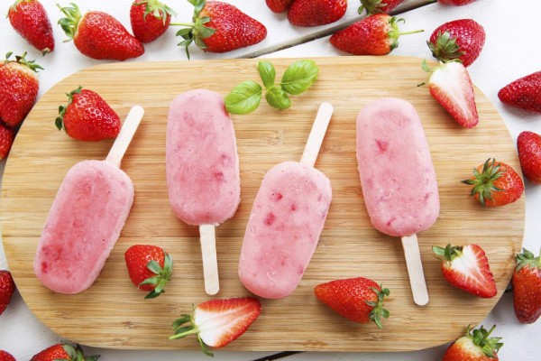 Paletas cremosas de fresa