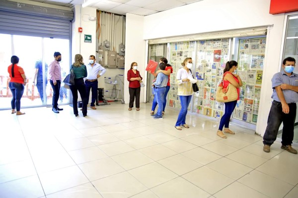 Denuncian lentitud en atención en oficina de Migración de San Pedro Sula