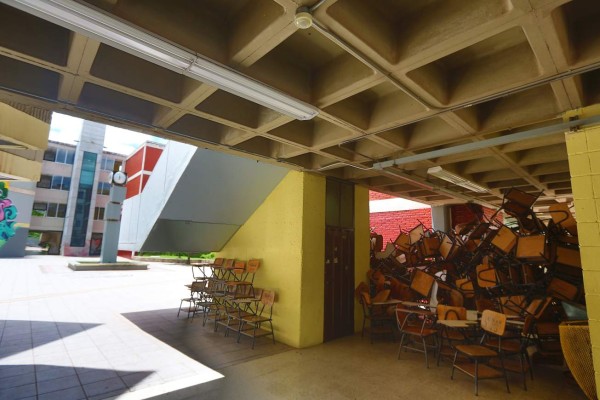 Primer ingreso se prepara para clases en línea en la Unah