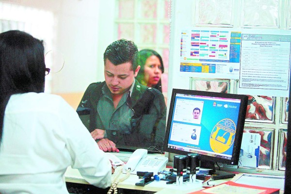 En línea se tramitarán los títulos en la Unah a partir de junio