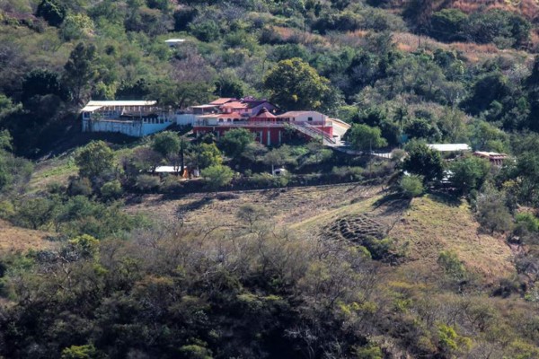 Familia de 'El Chapo' abandona sierra de Sinaloa por temor a enfrentamientos