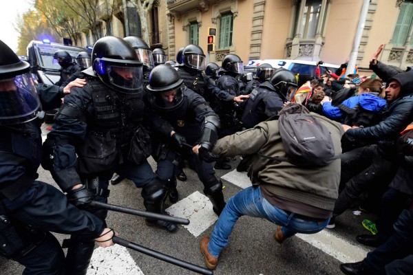 El independentista catalán Puigdemont permanecerá detenido en Alemania