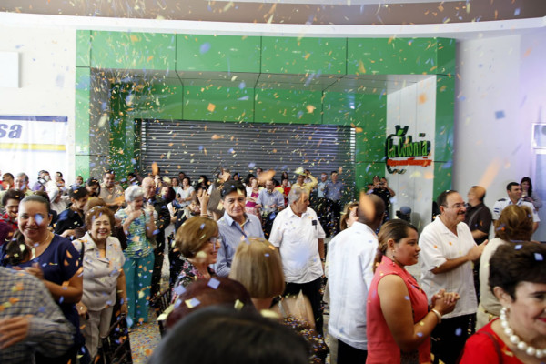 Diunsa inaugura moderna tienda en La Ceiba