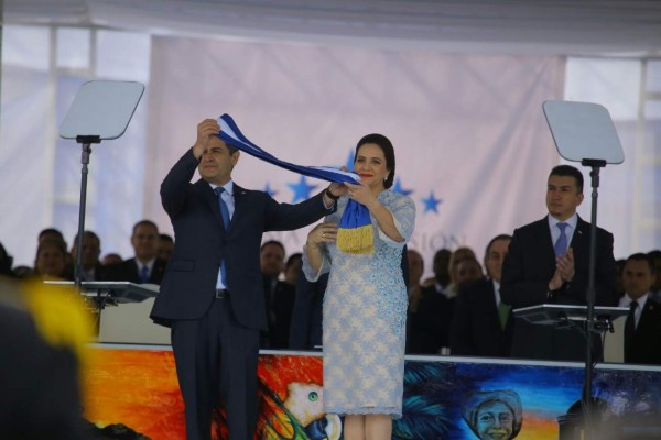 Honduras: Juan Orlando Hernández asume segundo mandato presidencial